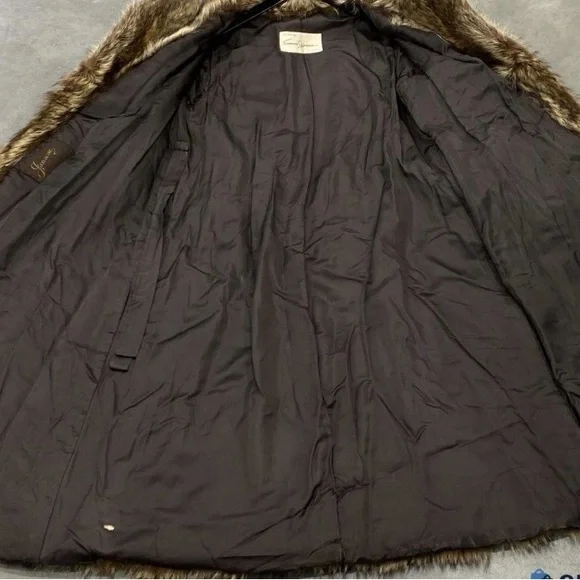 Luxurious genuine raccoon Fur Coat - Picture 4 of 6